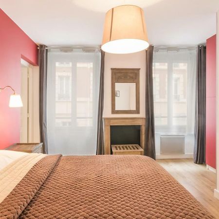 Les Toits De Paris Bed & Breakfast Exterior foto
