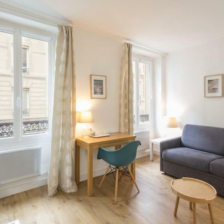 Les Toits De Paris Bed & Breakfast Exterior foto