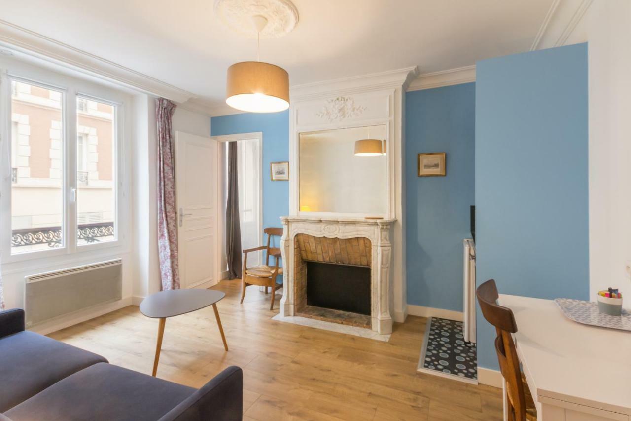 Les Toits De Paris Bed & Breakfast Exterior foto