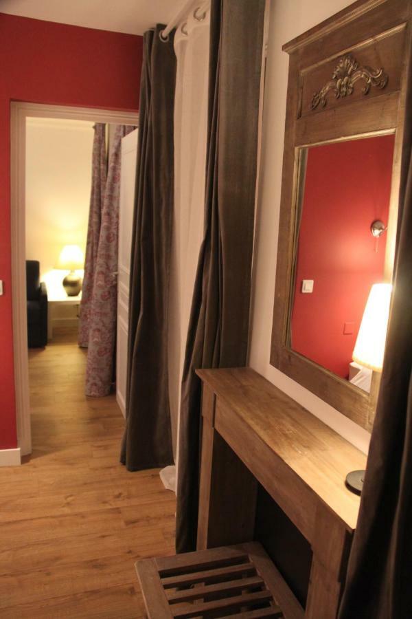 Les Toits De Paris Bed & Breakfast Exterior foto