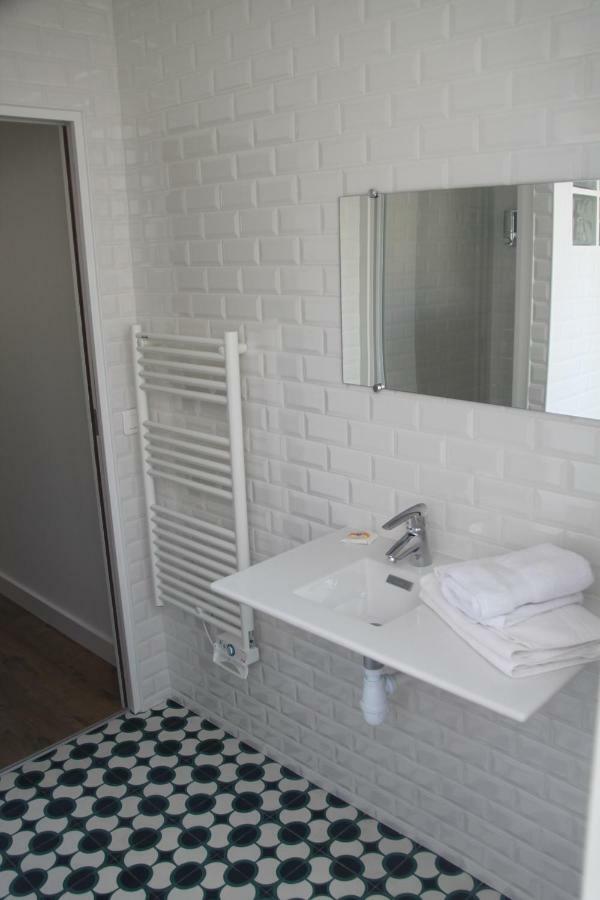 Les Toits De Paris Bed & Breakfast Exterior foto